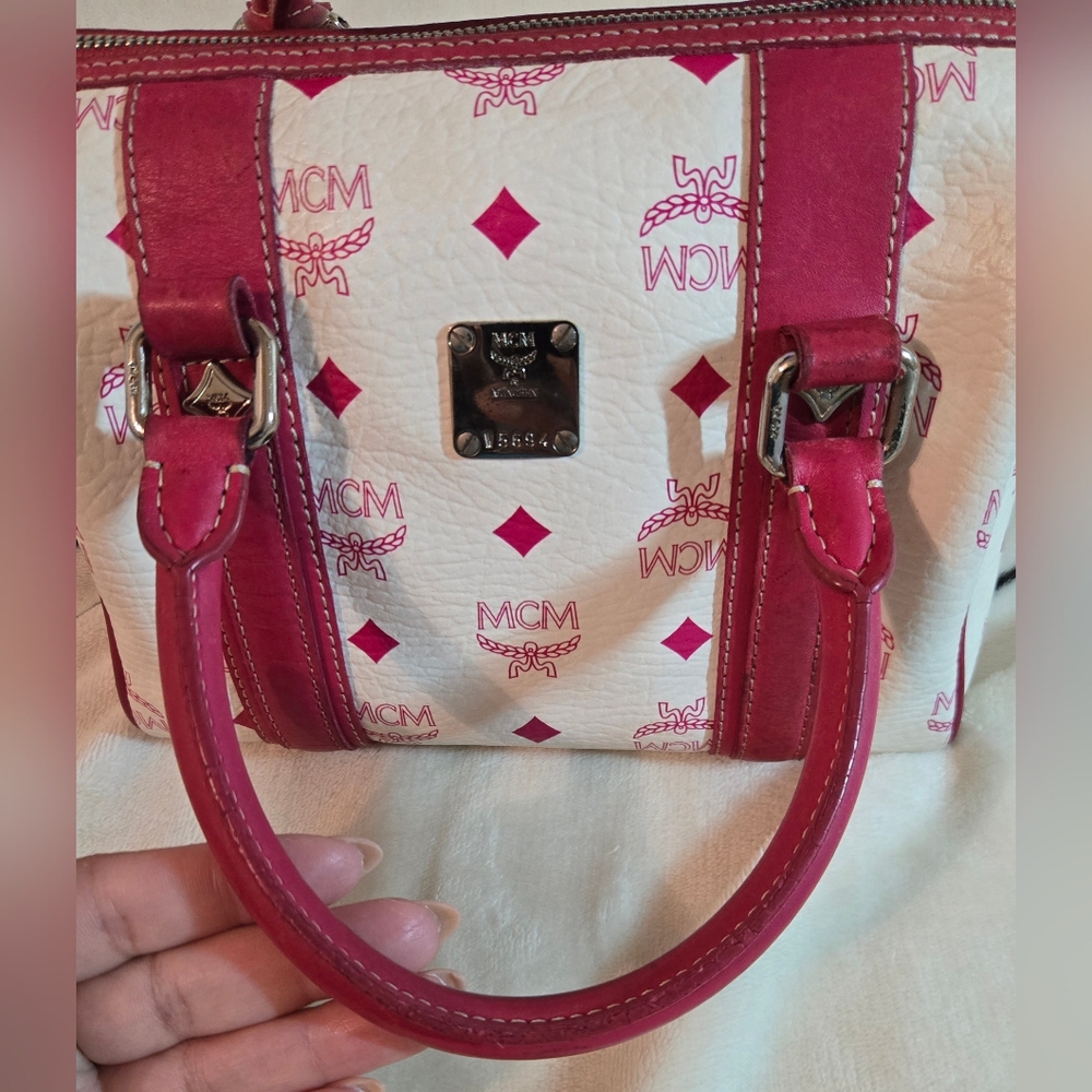 💯 Authentic MCM Boston Handbag (Pink and White) - Picture 10 of 15